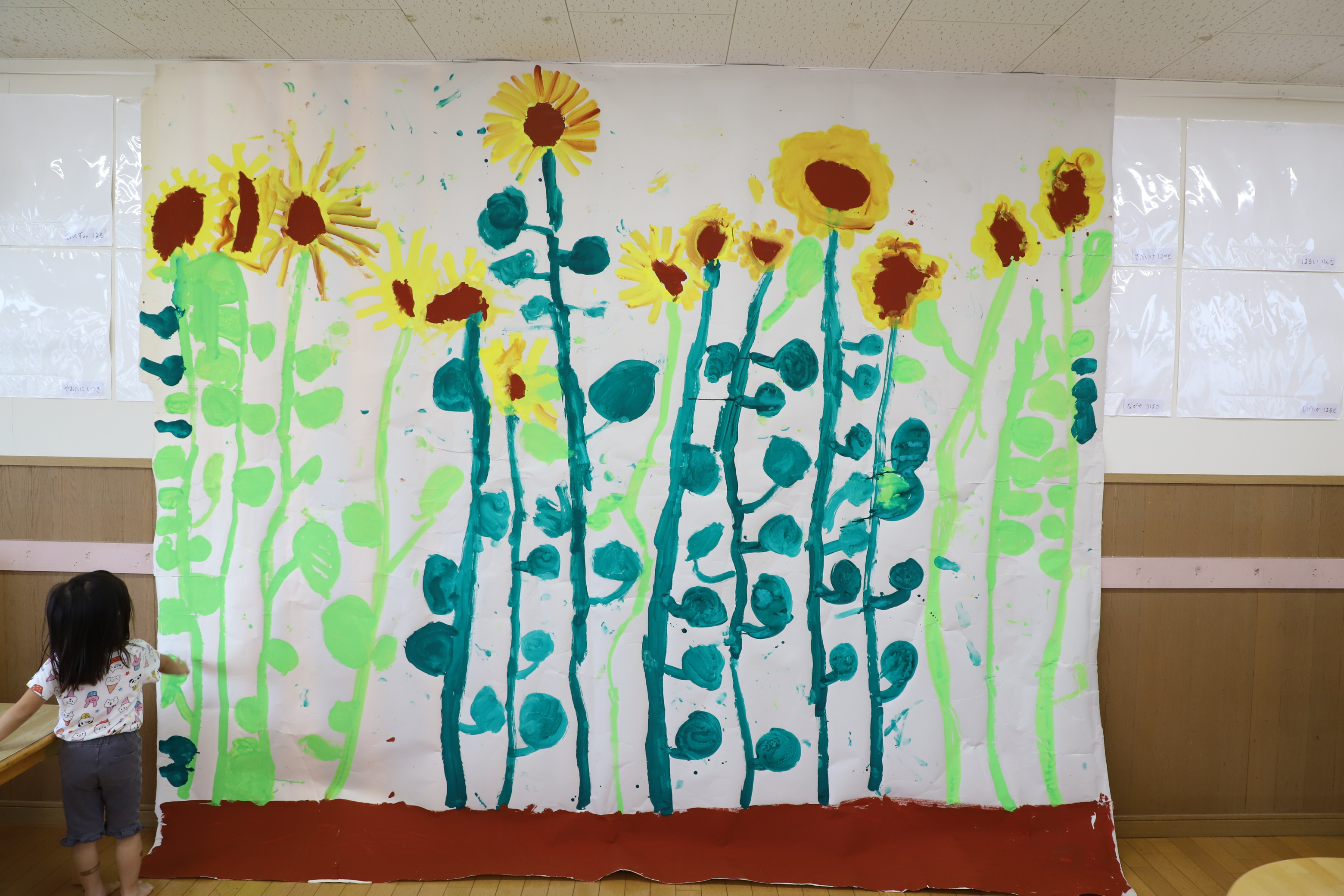 ひまわりの絵は実感した大きさ | 大久保保育園